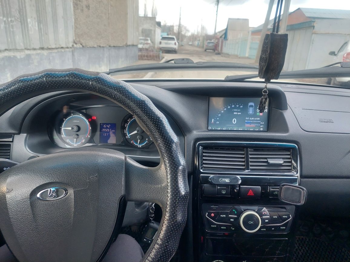 Продам приору 2 люкс