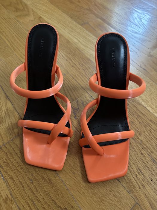 Saboti cu toc Reserved