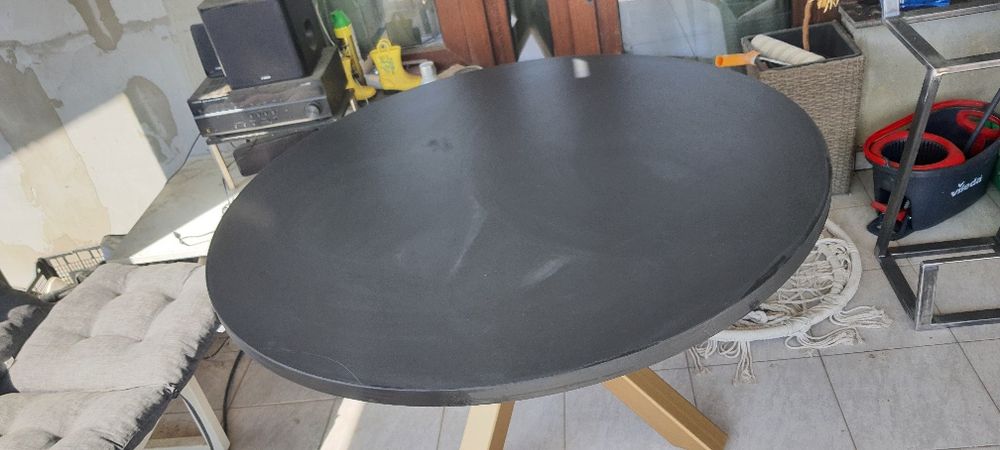 Masa  cu picior metalic