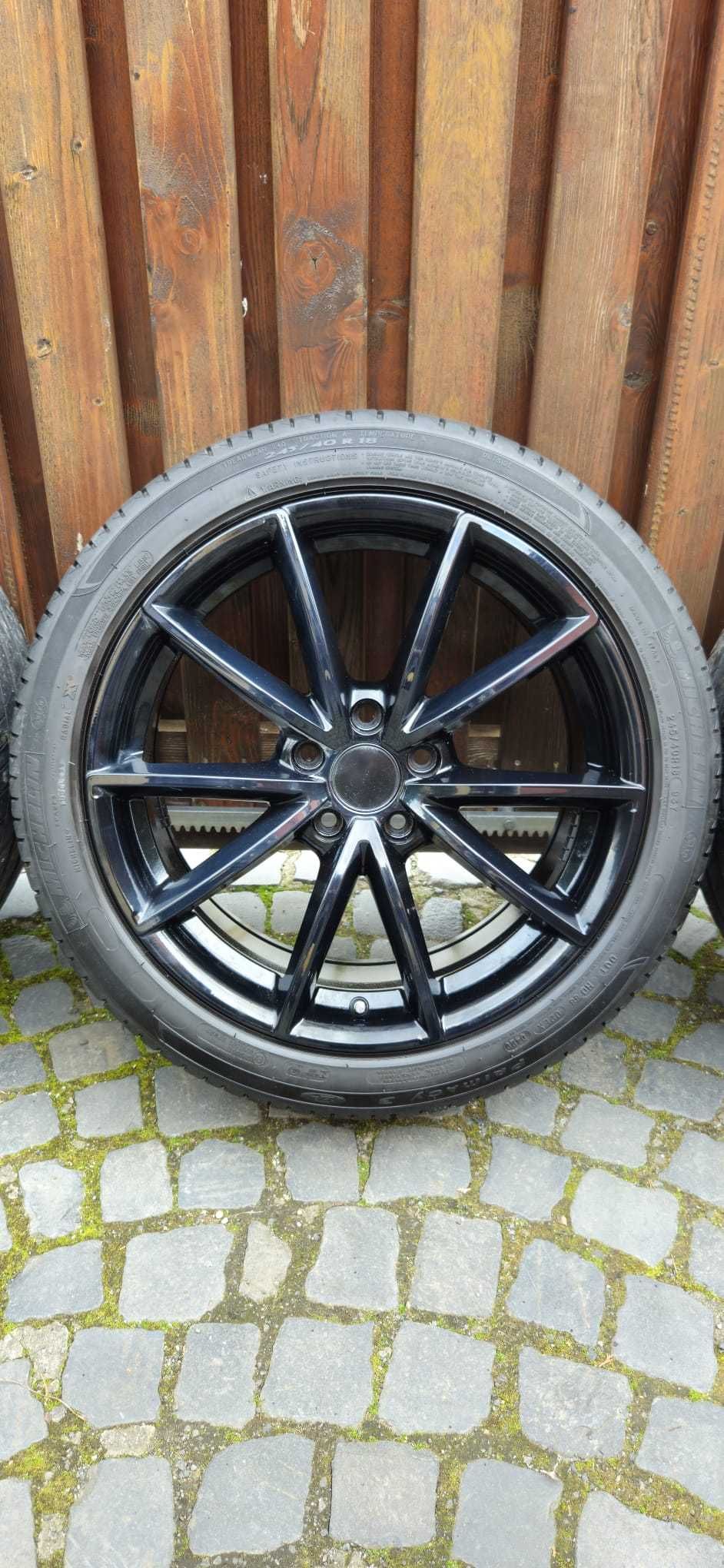 Jante Aliaj Audi 8x18 5x112 ET47 Negru lucios + Anvelope vara