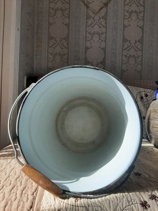 Продаются большие тазы ,чайники  казан