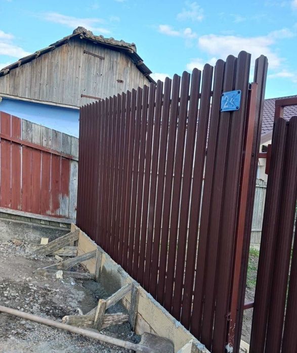 Garduri si porti stil jaluzea, sipca metalica, tabla cutata