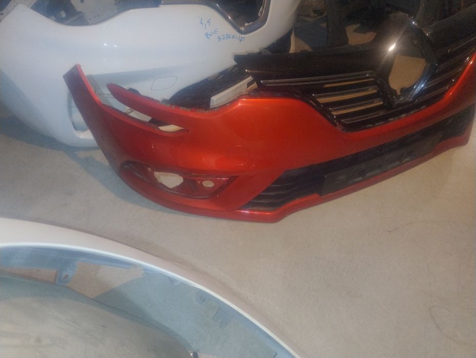 Bară față Megan 4 non Facelift