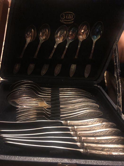 Антикварен комплект за хранене