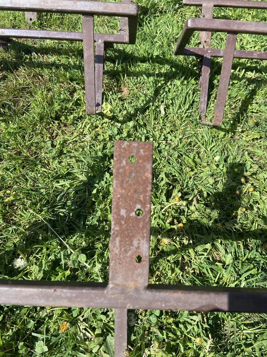 Suport pentru flori din fier forjat