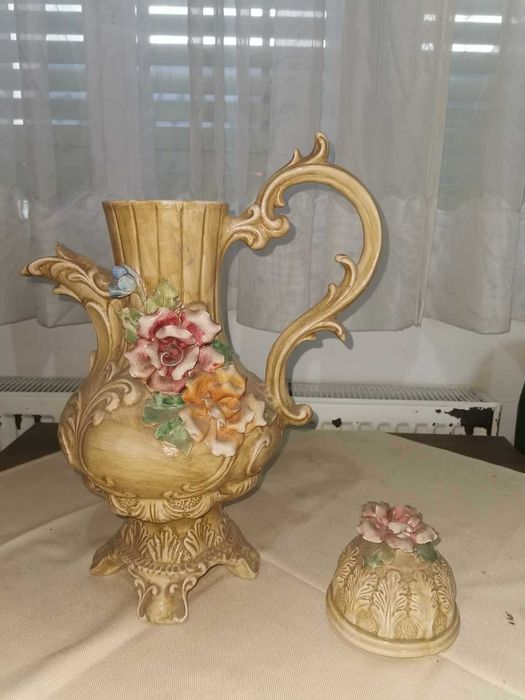 Carafa cu capac din portelan vintage