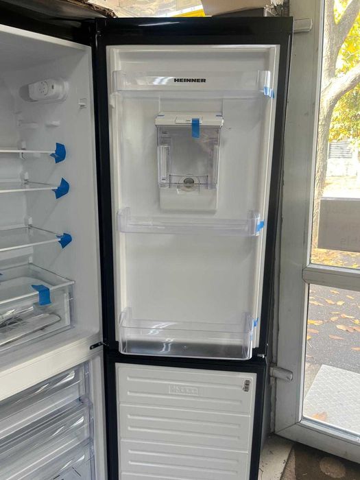 Combina frigorifica Heinner dozator