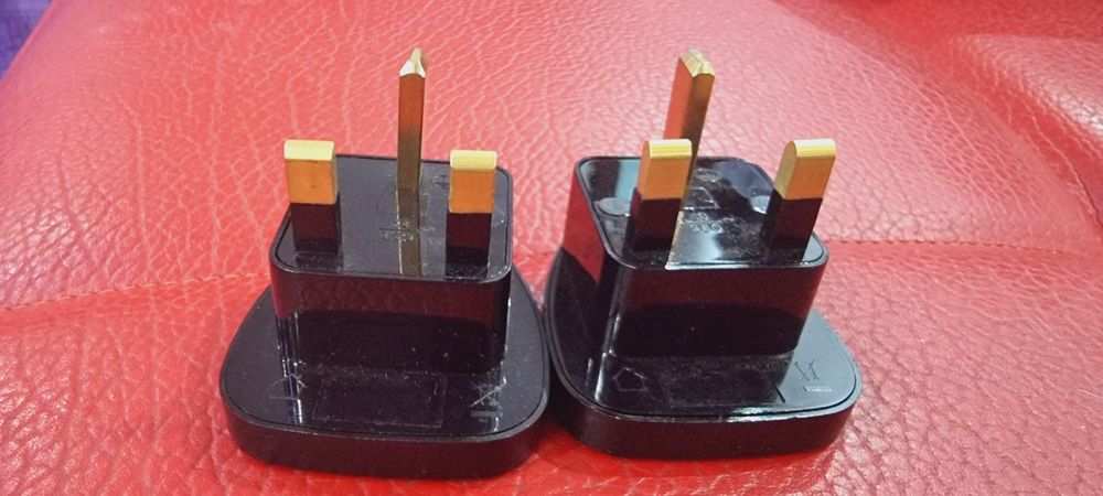 Adaptor Uk . SUA,India  priza perete