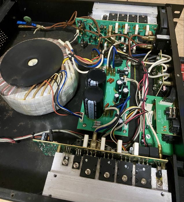 усилвател SAMSON  pg 2200