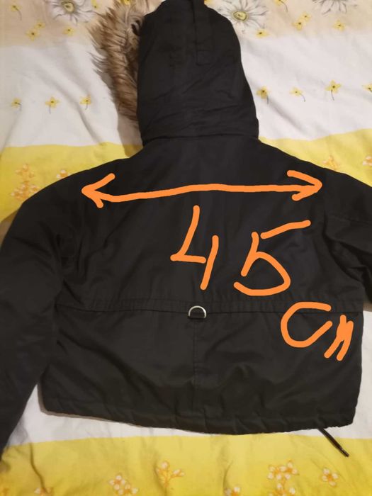 Късо зимно черно яке