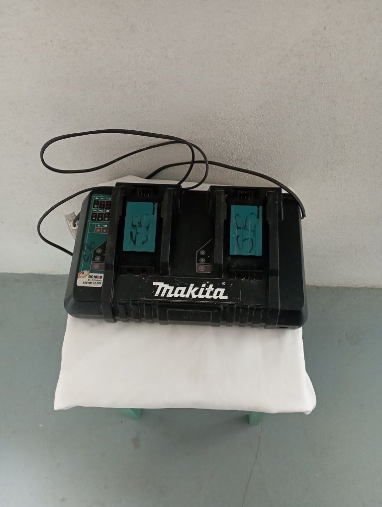 Stație de încărcare MAKITA DC 18 RD