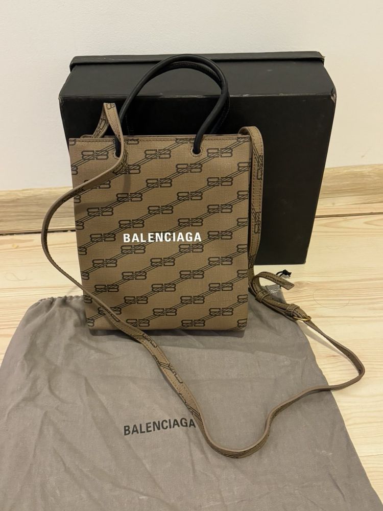 Уникална чантичка Gucci /Balenciaga 21*17*6cm monogram Khaki bag 2024