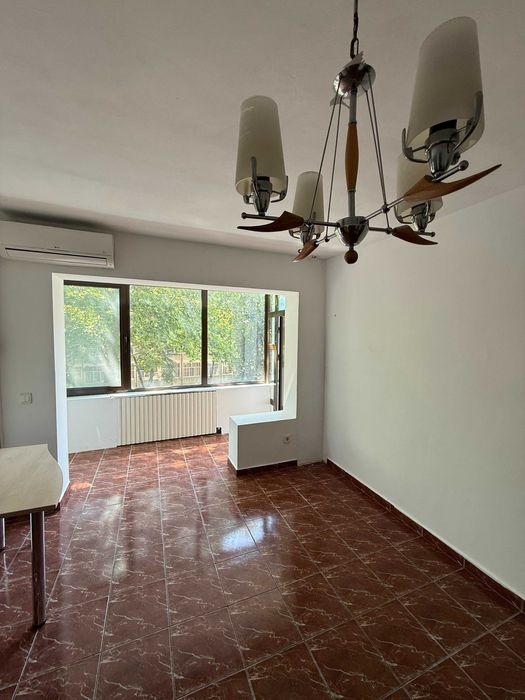 Apartament 4 camere | Central | Îmbunătățit | Nemobilat