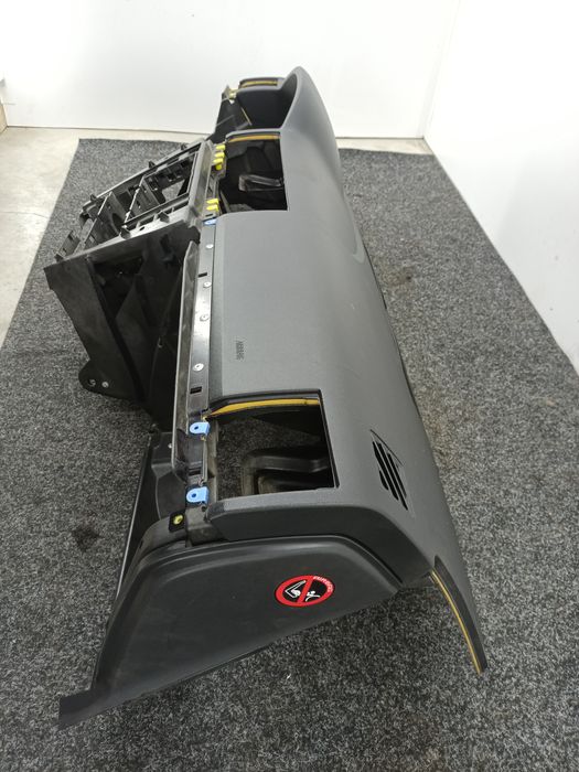 Dezmembrez Plansa bord de pe Opel VECTRA C 2002-2008