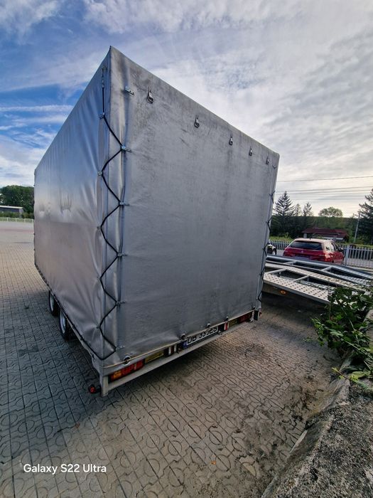 Remorcă 2700 kg cu prelată