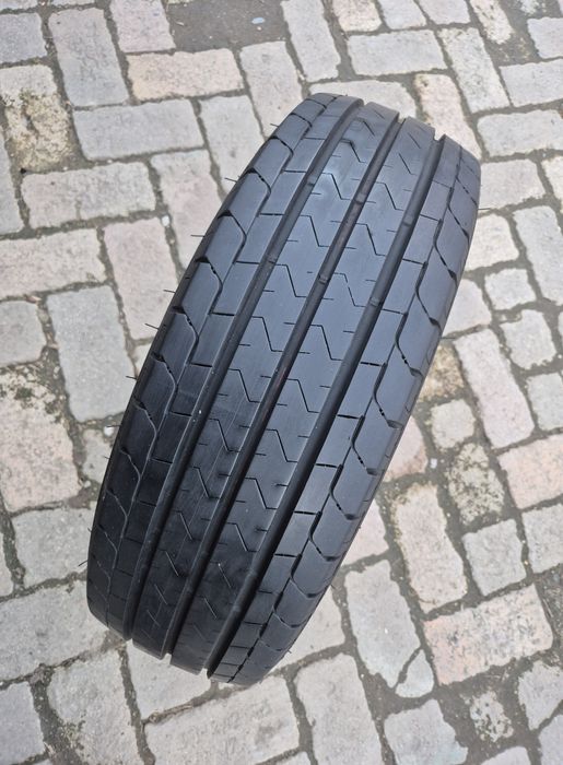 O bucată 215/65 R16C vară - una Bridgestone