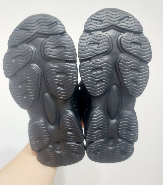 Adidași, mărimea 32