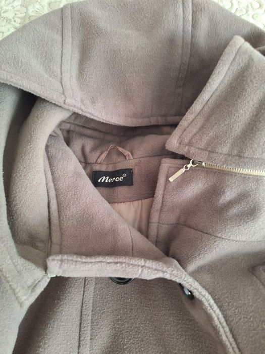 Palton cu glugă detașabilă