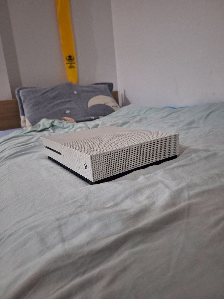 Xbox one s in stare foarte buna