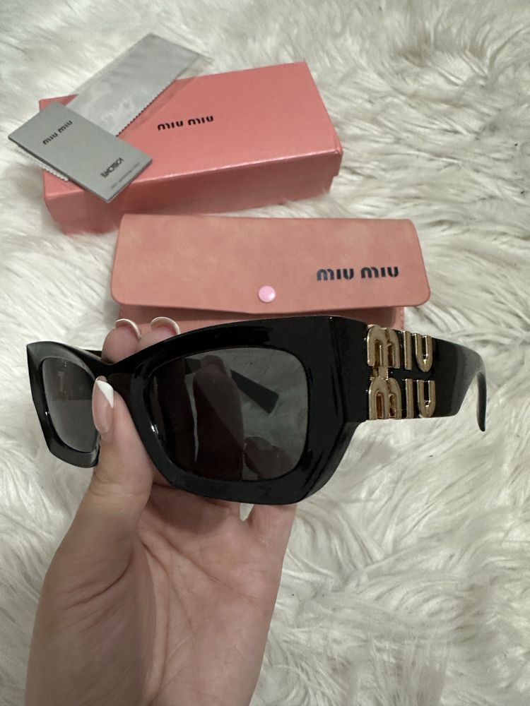 Miu Miu слънчеви очила