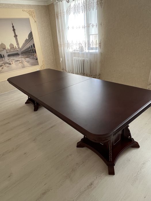 Продается обеденный стол