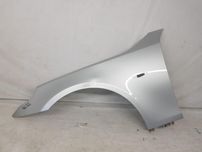 Aripa stanga fata BMW Seria 5 E60 E61 dupa 2003