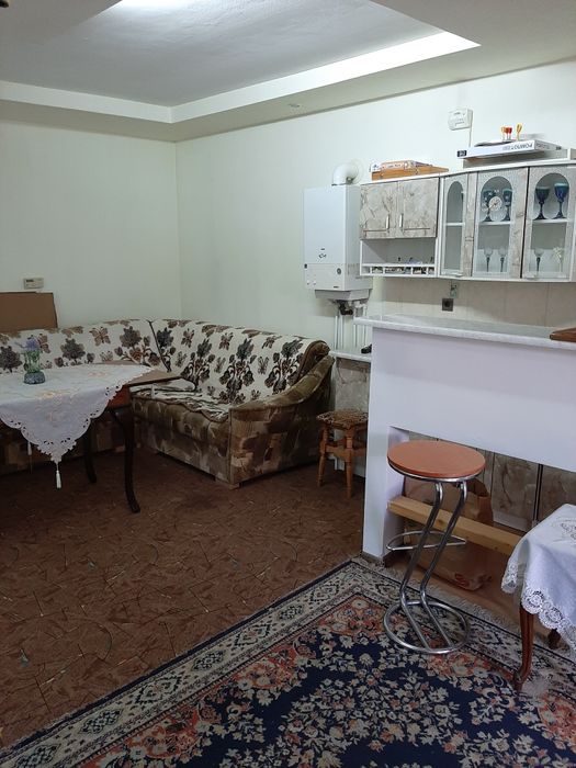 Casa,vila cu doua corpuri de casa,zona excelenta.