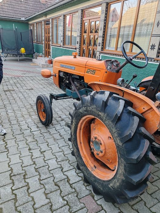 Tractor Fiat 215