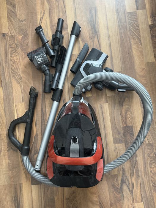 Apirator Rowenta fara sac, X-Trem Power Cyclonic