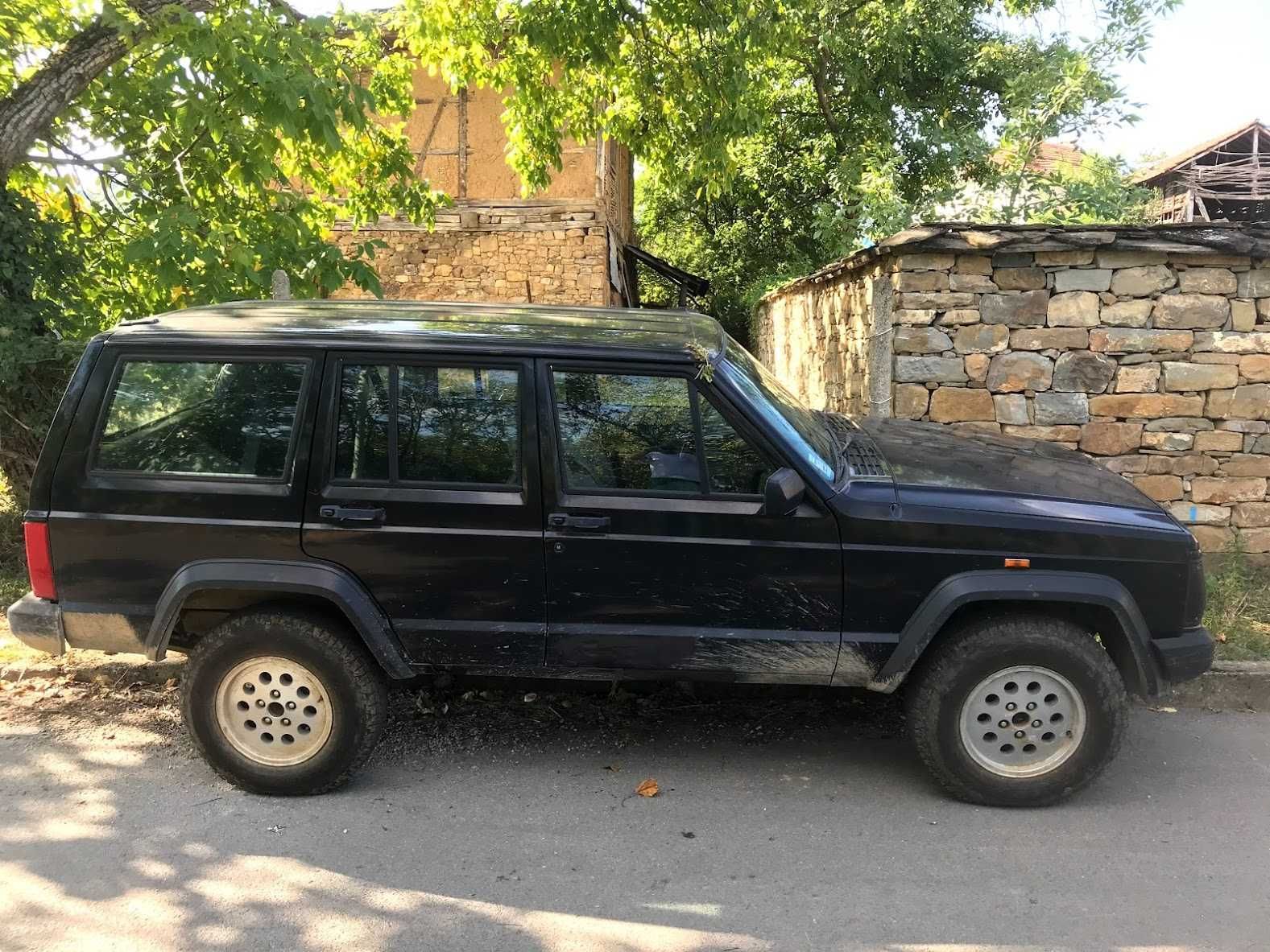 Jeep Cherokee XJ 4.0 ръчни скорости
