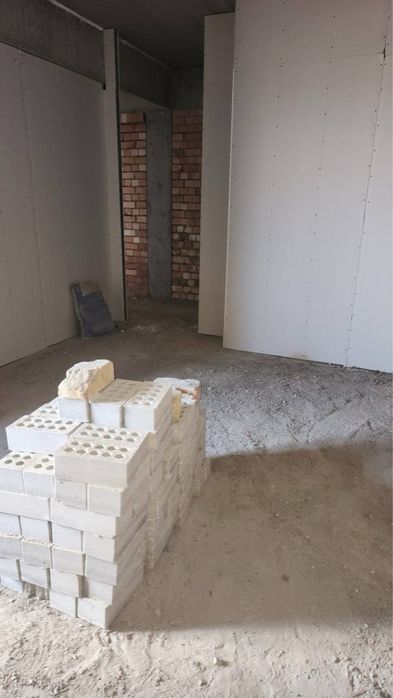 Продается квартира на Юнусабадском районе 2/4/4 новостройка