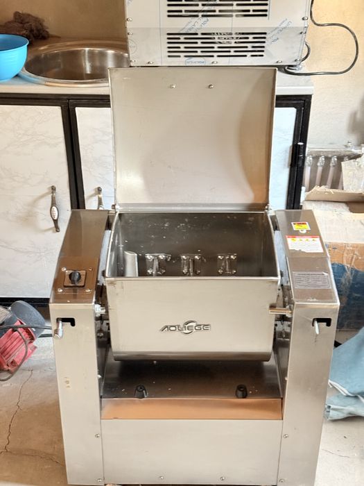 Продается тестомес тесто