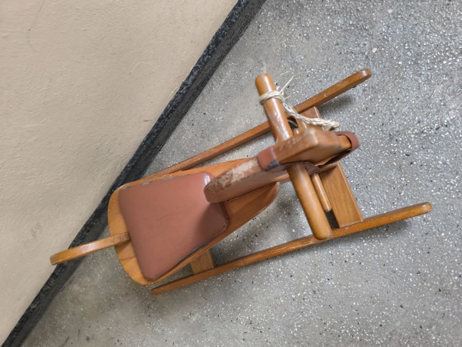 Детска люлка конче