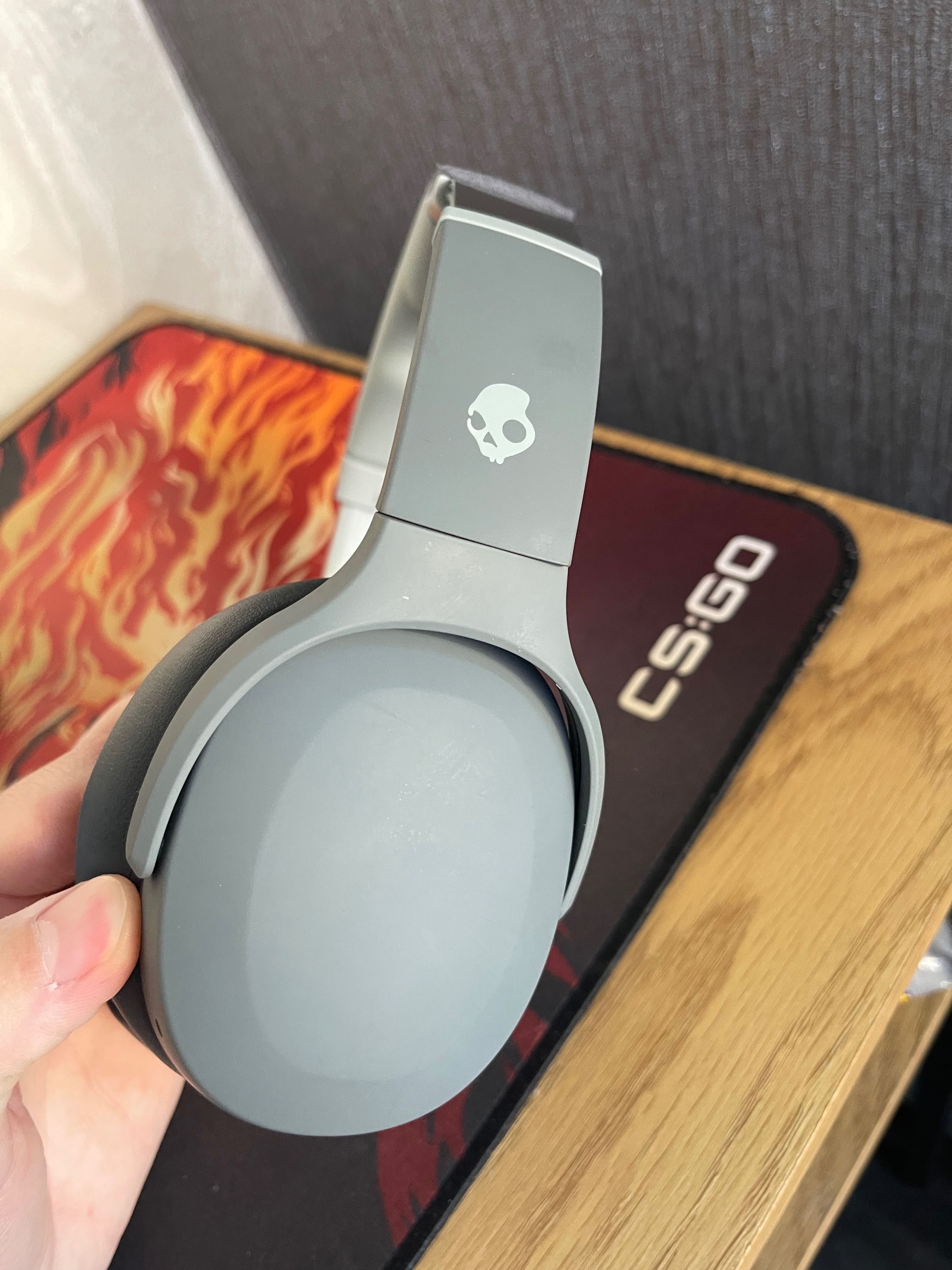 Продавам слушалки Skullcandy Crusher Evo.