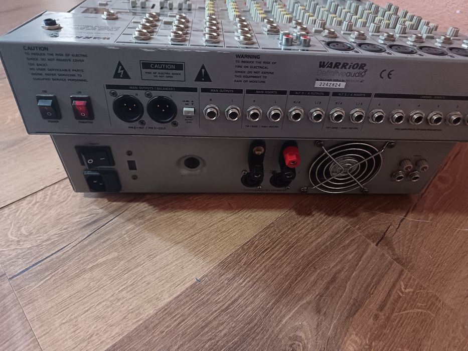 Vând mixer activ 2x500w