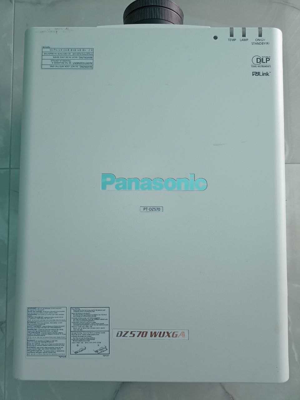 Panasonic PT-DZ570 Projector
