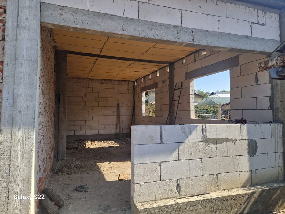 Casa de vanzare la 1 km de melinesti