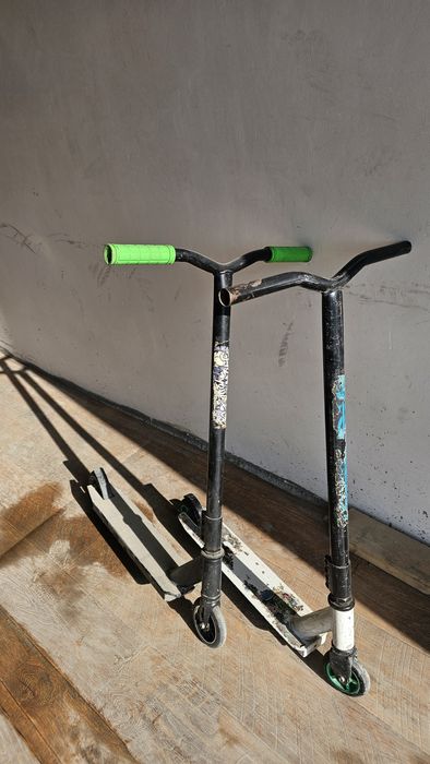 Самокат 2 шт черный за 10к второй за 5к