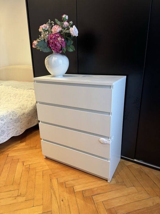 Comoda alba cu sertare Jysk