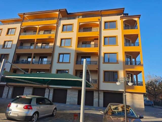 Просторен апартамент в комплекс „Розатера“ – Казанлък