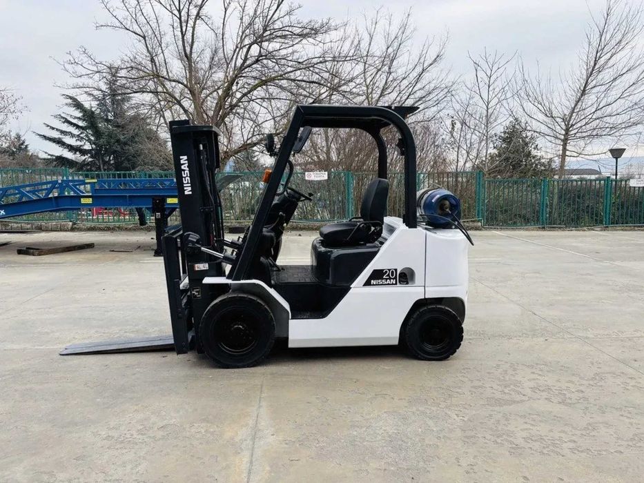 motostivuitor 2 tone stivuitor 2000kg benzina Gpl Nissan an 2019