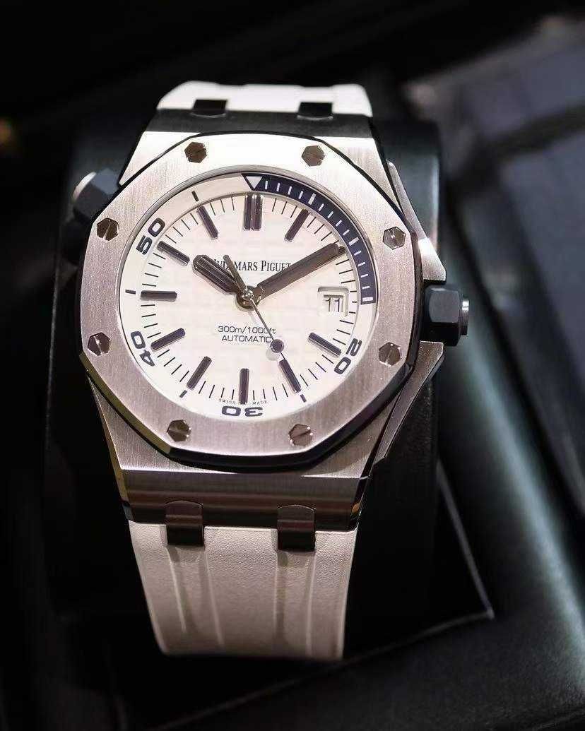 Часовници Audemars Piguet Diver бяло