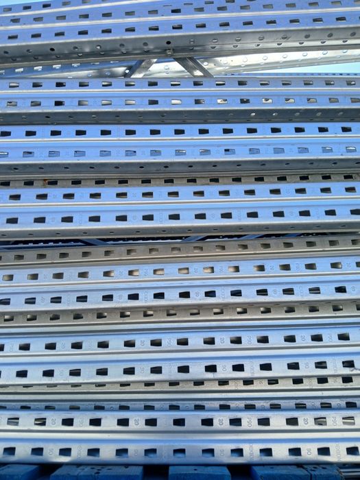 De vânzare rafturi metalice industriale reglabile