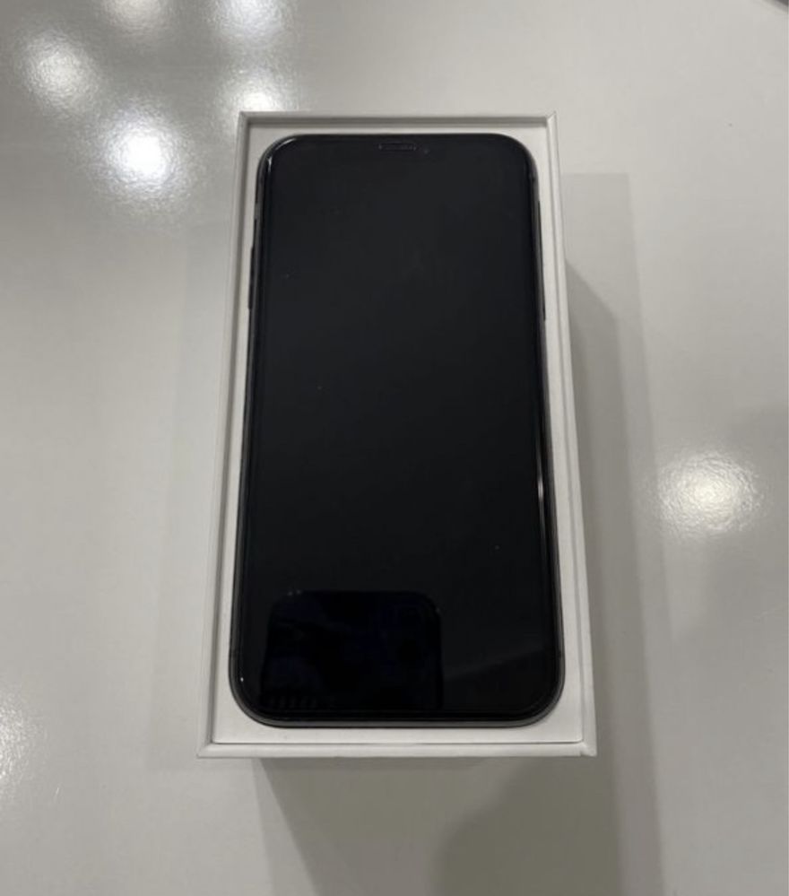 Iphone Xr 64гб в отличном состояний