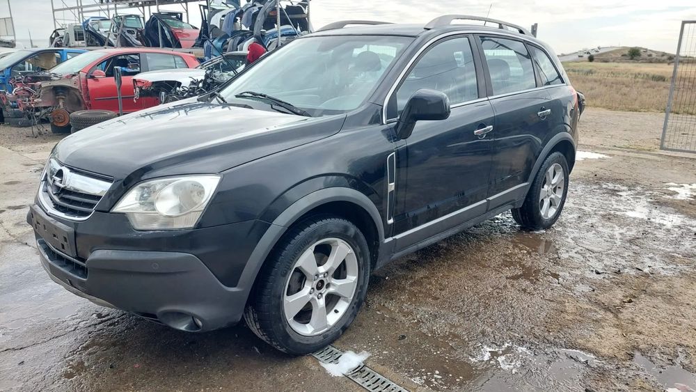 Dezmembram Opel Antara an 2008 motor 2.0 Cdti cutie 4x4 Automata