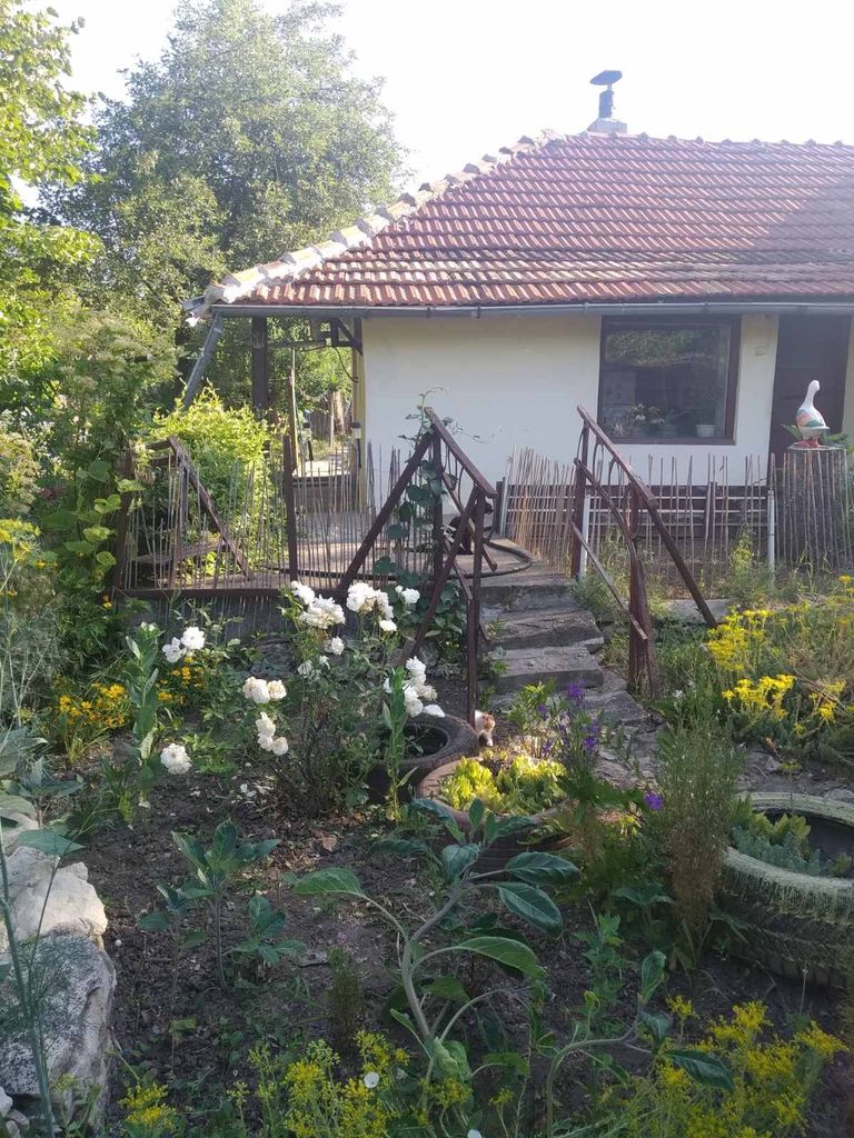 Продава се Къща в с. Ушинци, Област Разград - 108 кв.м за 584 €/кв.м - Снимка #4