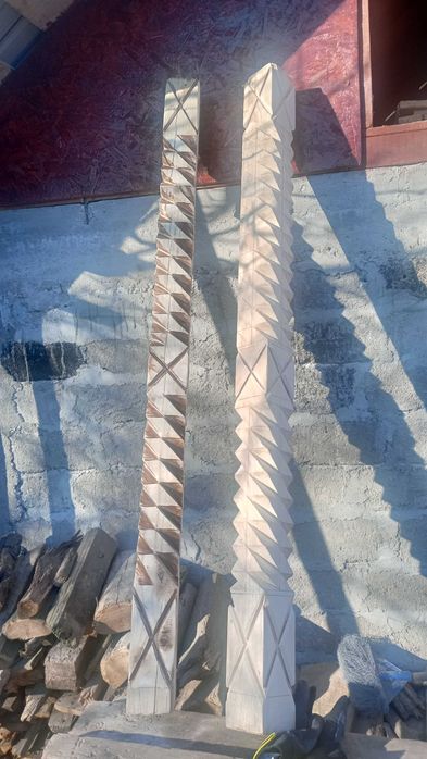 Stâlpi sculptați manual pentru terase și  foișoare