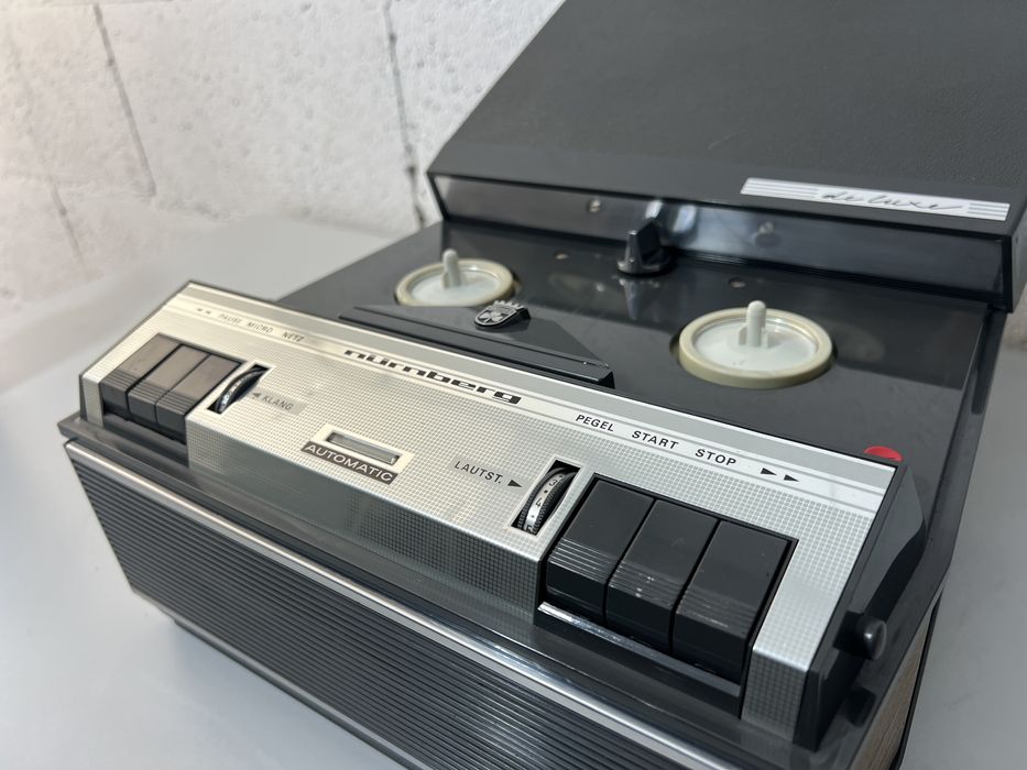 Vând magnetofon Grundig Nürnberg