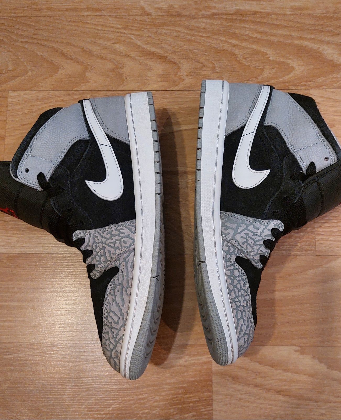 Air Jordan 1 Mid
Elephant Print
