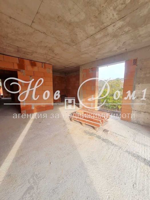 Среден Етаж / Тухла / Паркомясто в Цената / ЮГ / Топъл и Слънчев !!